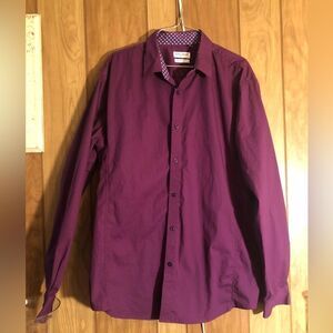 Alex Vando mens classic stretch dress shirt. Size XL. Purple with contrast.